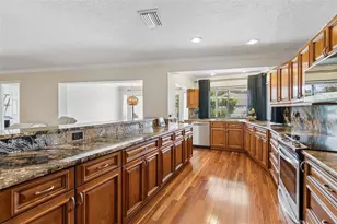 13114 Tifton Dr, Tampa, FL 33618 - Photo 16