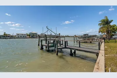 16108 5th Street E, Redington Beach, FL 33708 - Photo 36