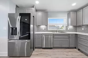 7891 4th Ave S, Saint Petersburg, FL 33707 - Photo 30