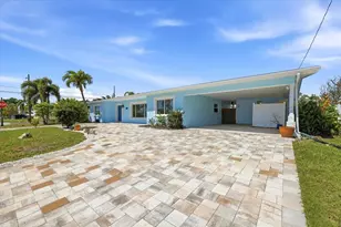 7891 4th Ave S, Saint Petersburg, FL 33707 - Photo 2