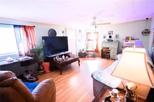 1198 Cr 464, Lake Panasoffkee, FL 33538 - Photo 6