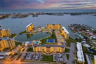 4650 Cove Cir, Saint Petersburg, FL 33708 - Photo 44