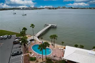 4650 Cove Cir, Saint Petersburg, FL 33708 - Photo 38