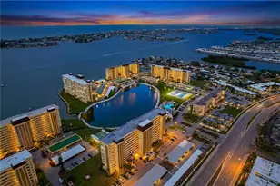 4650 Cove Cir, Saint Petersburg, FL 33708 - Photo 46