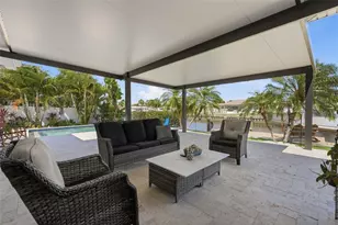 9571 Sun Isle Dr NE, Saint Petersburg, FL 33702 - Photo 30