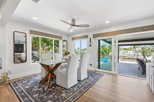 9571 Sun Isle Dr NE, Saint Petersburg, FL 33702 - Photo 16