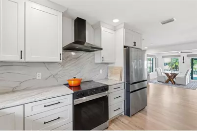 9571 Sun Isle Drive NE, Saint Petersburg, FL 33702 - Photo 12