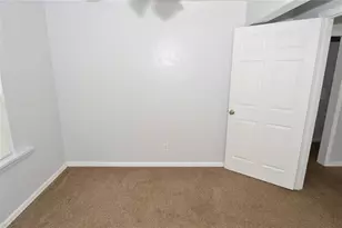 6855 Dartmouth Ave N, Saint Petersburg, FL 33710 - Photo 20