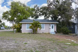 6855 Dartmouth Ave N, Saint Petersburg, FL 33710 - Photo 2