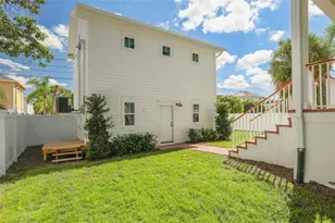 808 39th Ave NE, Saint Petersburg, FL 33703 - Photo 2