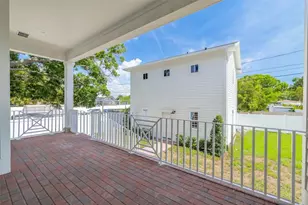 808 39th Ave NE, Saint Petersburg, FL 33703 - Photo 6