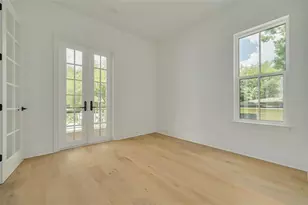 808 39th Ave NE, Saint Petersburg, FL 33703 - Photo 16