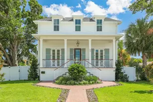 808 39th Ave NE, Saint Petersburg, FL 33703 - Photo 1
