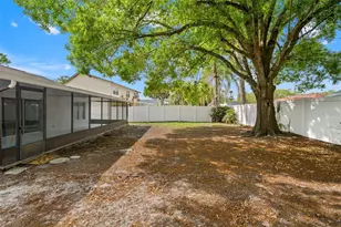 13922 Briardale Ln, Tampa, FL 33618 - Photo 26