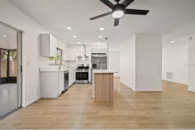 13922 Briardale Lane, Tampa, FL 33618 - Photo 6