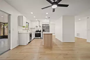 13922 Briardale Ln, Tampa, FL 33618 - Photo 6