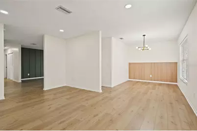 13922 Briardale Lane, Tampa, FL 33618 - Photo 10