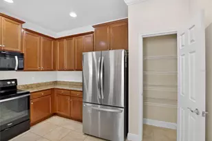 5537 Sunset Falls Dr, Apollo Beach, FL 33572 - Photo 2