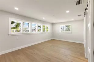10088 Paradise Blvd, Treasure Island, FL 33706 - Photo 12