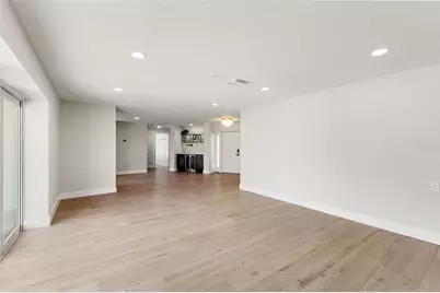 10088 Paradise Boulevard, Treasure Island, FL 33706 - Photo 20