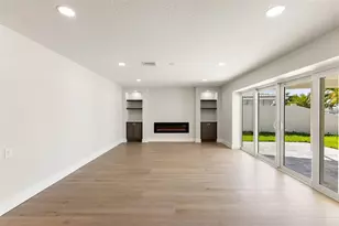 10088 Paradise Blvd, Treasure Island, FL 33706 - Photo 24