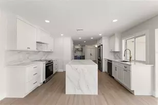 10088 Paradise Blvd, Treasure Island, FL 33706 - Photo 32