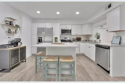 700 14th Street NW, Largo, FL 33770 - Photo 8