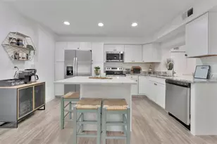 700 14th St NW, Largo, FL 33770 - Photo 8