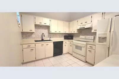 2101 Fox Chase Boulevard #203, Palm Harbor, FL 34683 - Photo 2