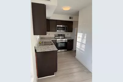 13905 Village Terrace Drive, Tampa, FL 33624 - Photo 6