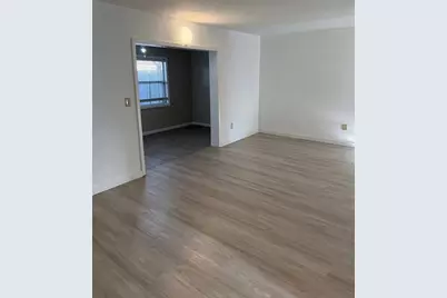 13905 Village Terrace Drive, Tampa, FL 33624 - Photo 2