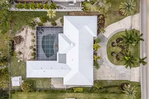441 Bayshore Dr, Venice, FL 34285 - Photo 2