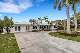 441 Bayshore Dr, Venice, FL 34285 - Photo 68