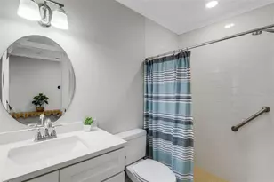 441 Bayshore Dr, Venice, FL 34285 - Photo 44