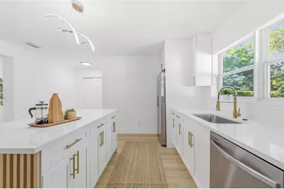 3917 W Pine Street, Tampa, FL 33607 - Photo 16