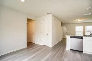 2922 W Higgins Pl, Dunnellon, FL 34433 - Photo 6