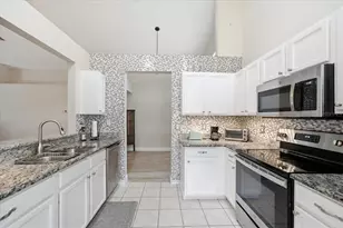 4250 Pine Isle Dr, Lutz, FL 33558 - Photo 14