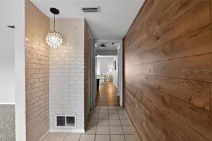 13940 Antigua Dr, Seminole, FL 33776 - Photo 10