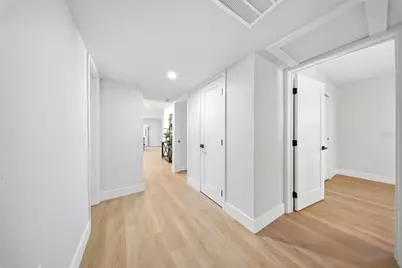 1125 77th Street N, Saint Petersburg, FL 33710 - Photo 18