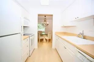 1713 Belleair Forest Dr, Belleair, FL 33756 - Photo 8