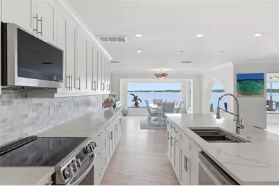 16123 6th Street E, Redington Beach, FL 33708 - Photo 14