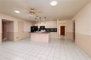 6822 21st St N, Saint Petersburg, FL 33702 - Photo 6