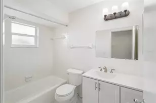 3323 Meadow Run Cir, Venice, FL 34293 - Photo 34