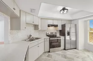 3323 Meadow Run Cir, Venice, FL 34293 - Photo 14