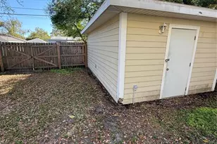 720 Newton Ave S, Saint Petersburg, FL 33701 - Photo 22