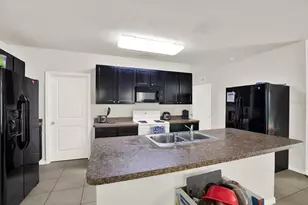 10219 Hawk Storm Ave, Tampa, FL 33610 - Photo 6