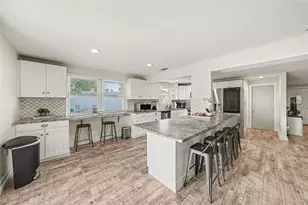 8828 Carmen Ln, Port Richey, FL 34668 - Photo 12