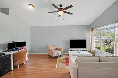 5214 Creekmore Lane, Tampa, FL 33624 - Photo 12