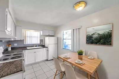 914 Lake Palms Drive, Largo, FL 33771 - Photo 10