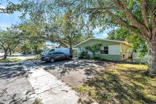 914 Lake Palms Dr, Largo, FL 33771 - Photo 4